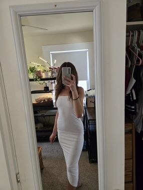 Women’s White Strapless Bodycon Midi Dress
